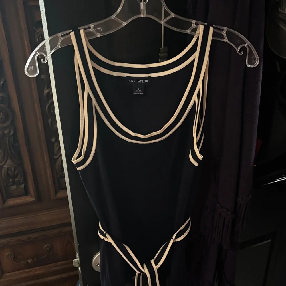 Ann Taylor Navy and Cream tank - Picture 1 of 4